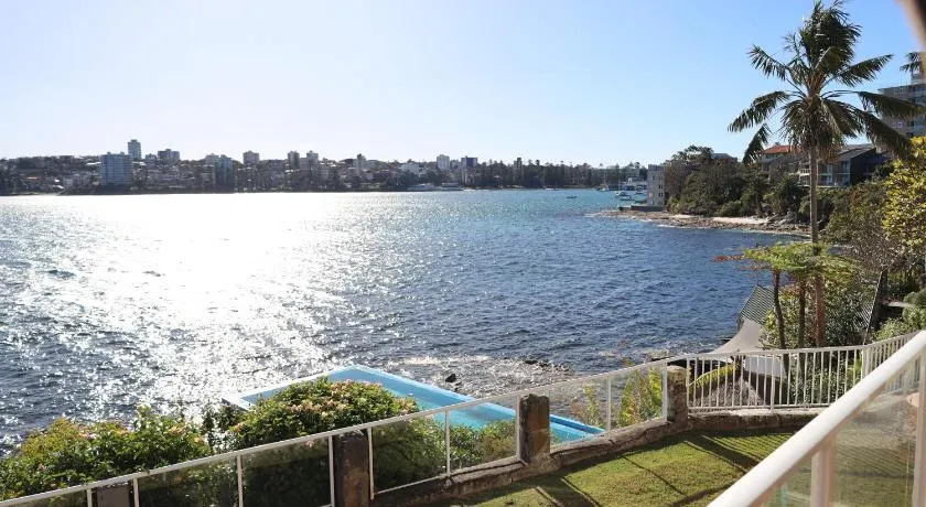 Waterfront on Manly Harbour - Image 1