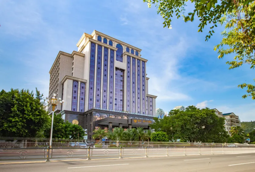 Sanya Yuexin Tomorrow Hotel - Image 1