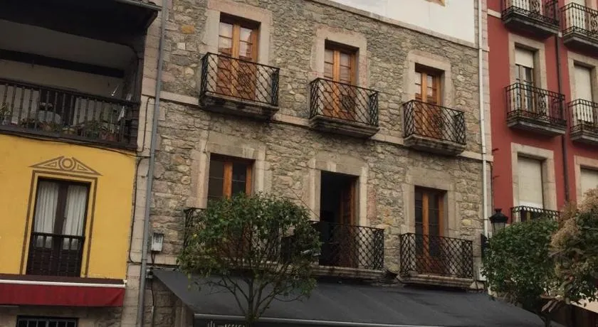 Pensión San Pelayo 10 - Image 1
