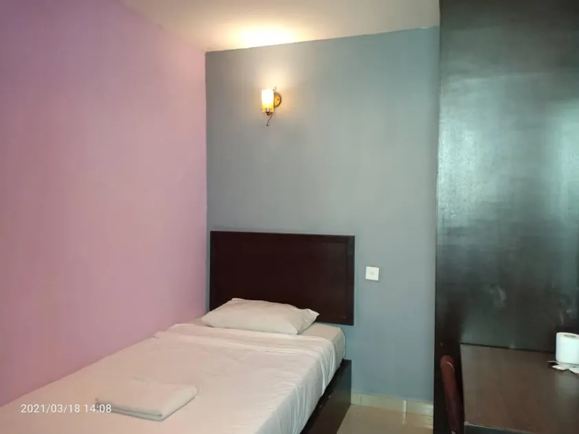 BB Motel - Image 1