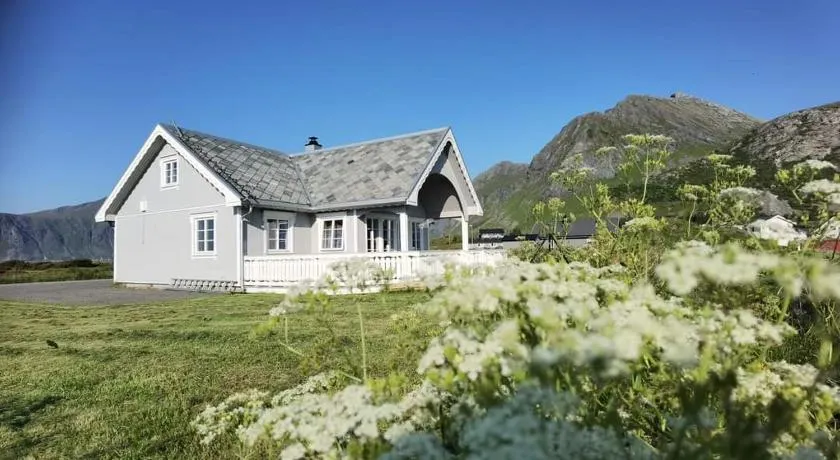 BanPim Beachside Lofoten - Image 1