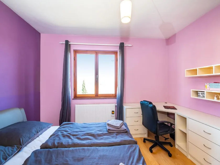 Delightful Apartment in Radovin with Garden - Image 1