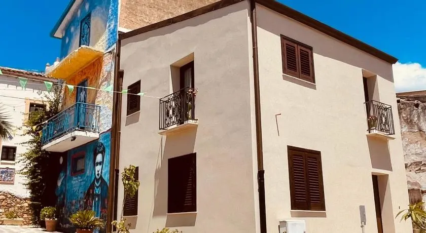 L'angolo in centro - Image 1
