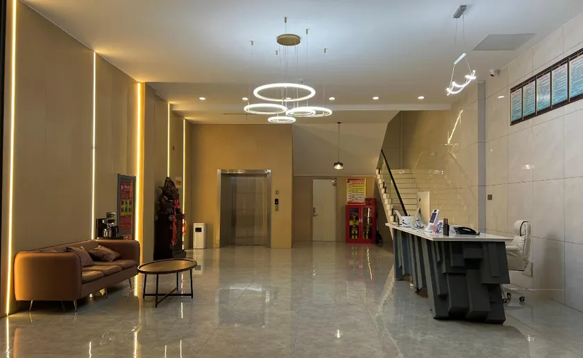 Four Seasons Boutique Hotel - Image 1