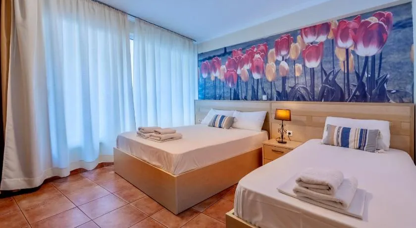 Fontana Luxury Rooms - Image 1