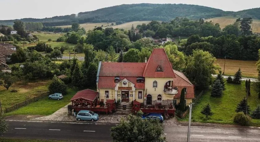 Cserhátvölgy Panzió - Image 1