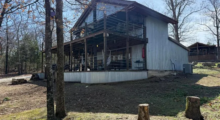 Red Roof Lodge - Image 1