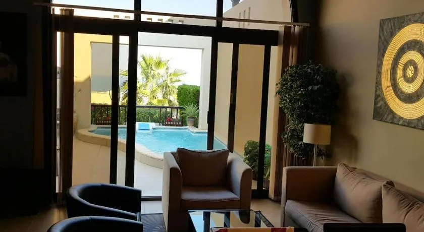Villa with 2 Bedrooms Sea View and Garden with private Pool - Image 1