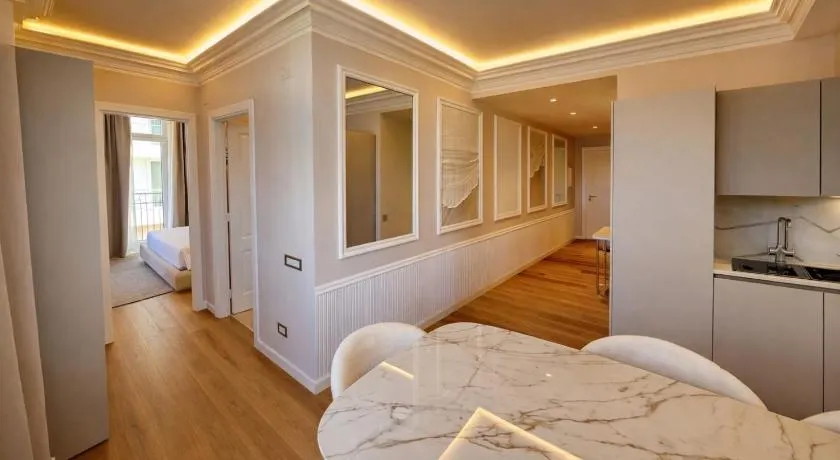 Royal Suite Apartment - Image 1