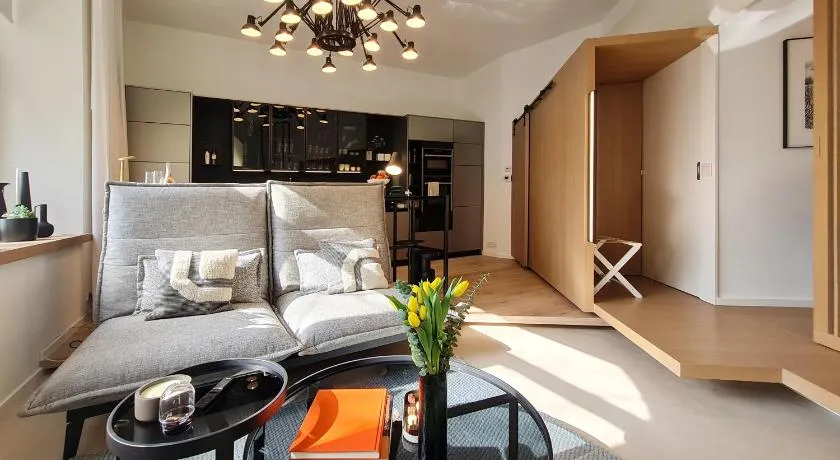 Luxury Omuntu-Design-Apartment Deluxe - Image 1