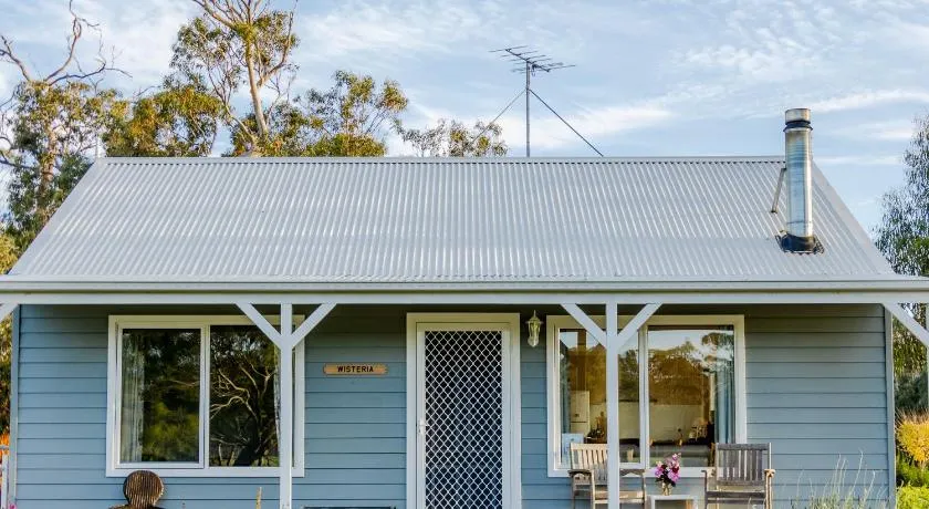 Freshwater Creek Cottages & Farm Stay - Image 1