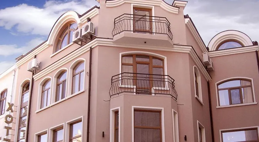 Central Family Hotel - Image 1