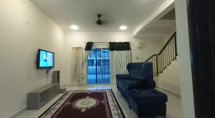 A&H Homestay Teluk Senangin - Image 1