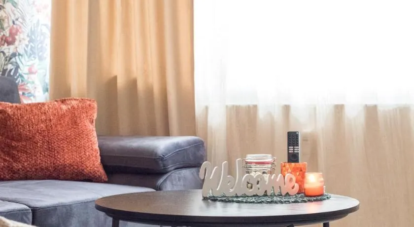 modernes Apartment bei Schlosspark Nymphenburg, Top Verkehrsanbindungen, free parking, perfekt für Business- City-Trips und Events - Image 1