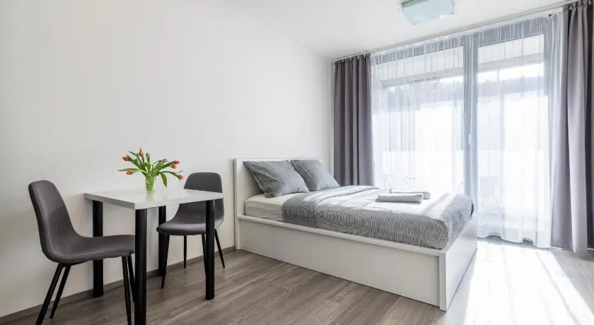 On-site Free Parking, 12 to min Centre, Supermarket - Image 1