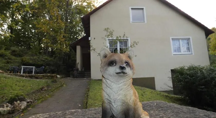 Goldener Fuchs in Moschendorf - Image 1
