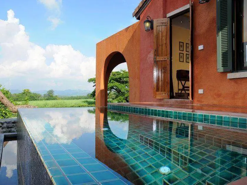 Her Glory Vacation Villa - Image 1