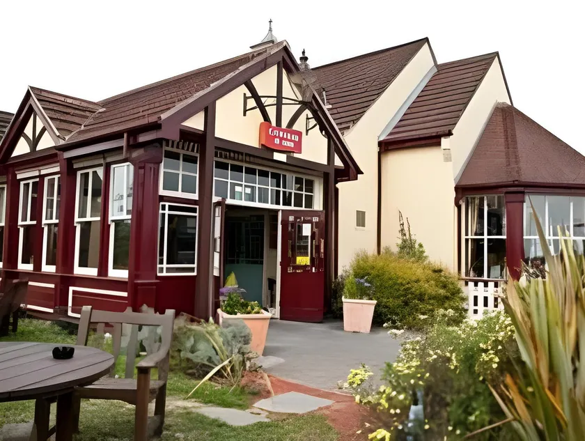 Toby Carvery Hull by Innkeeper's Collection - Image 1