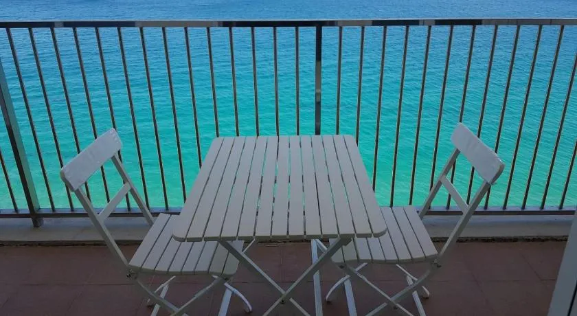 Apartamento Primera Línea de Mar - Image 1