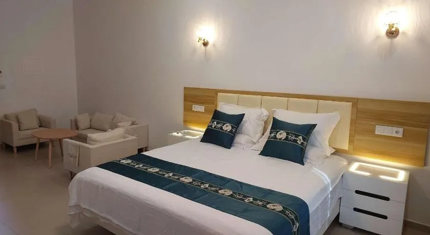 Lily holiday hotel - Image 1