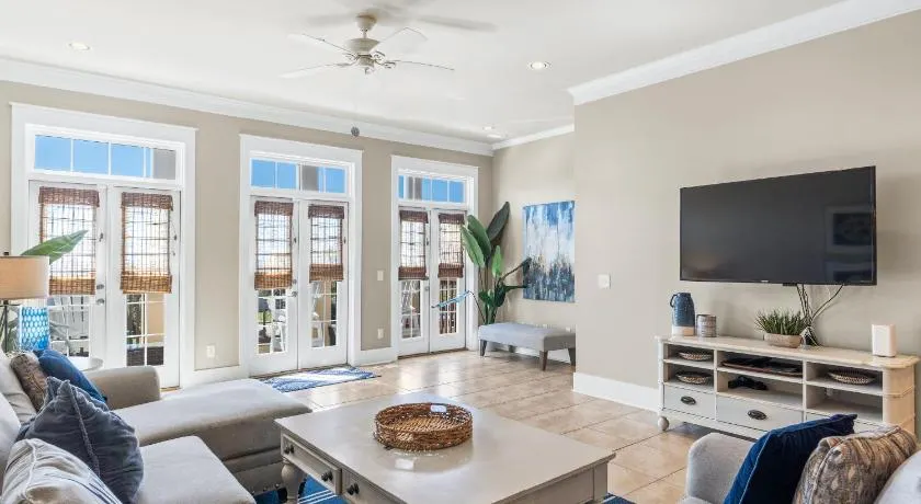 Glory Daze Beach House by Panhandle Gateways - Image 1