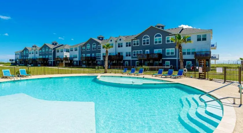 WhiteCap Beach, Pool, BBQ Sleeps 8 - Image 1