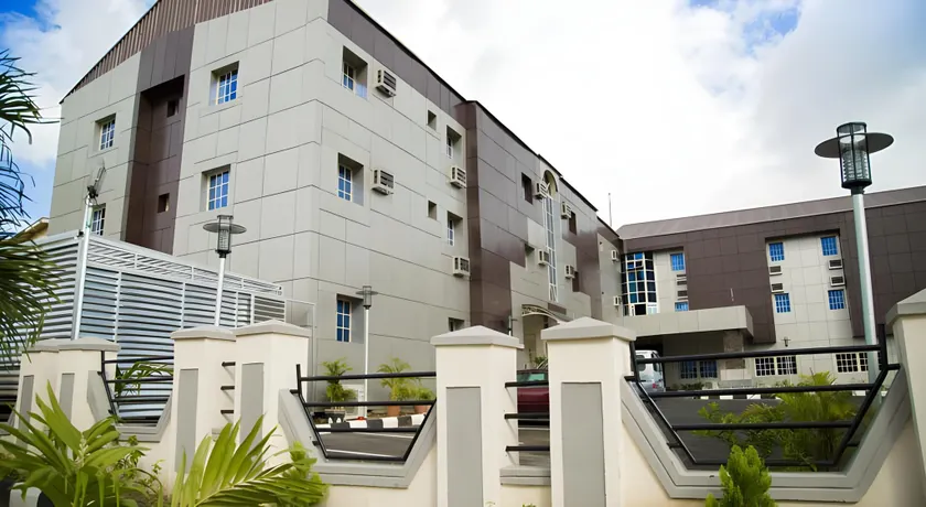 Petrus Hotels Royale - Image 1