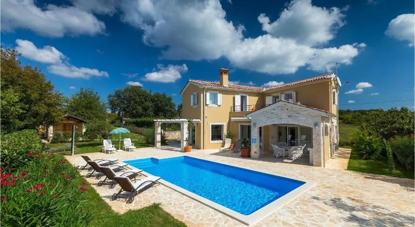 Villa Larisa - Image 1