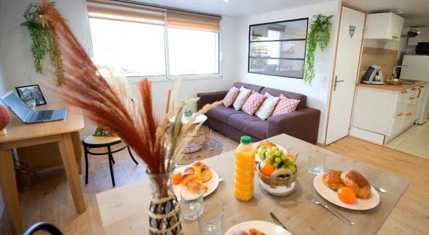 KASA HOME - Calme, Cosy, WIFI & Netflix - Image 1