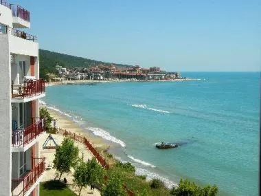 Private Apartment in Marina View Fort Beach - Image 1