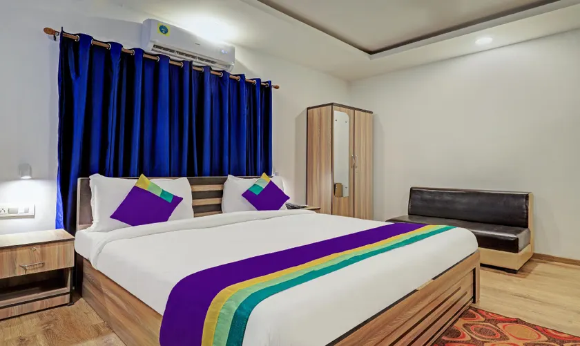 Townhouse Hatigaon Near Medicity Formerly Hotel Grand Majesty - Image 1