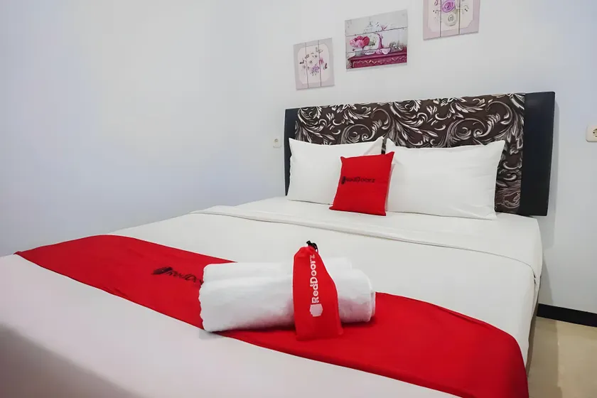 RedDoorz near Velodrome Malang 2 - Image 1