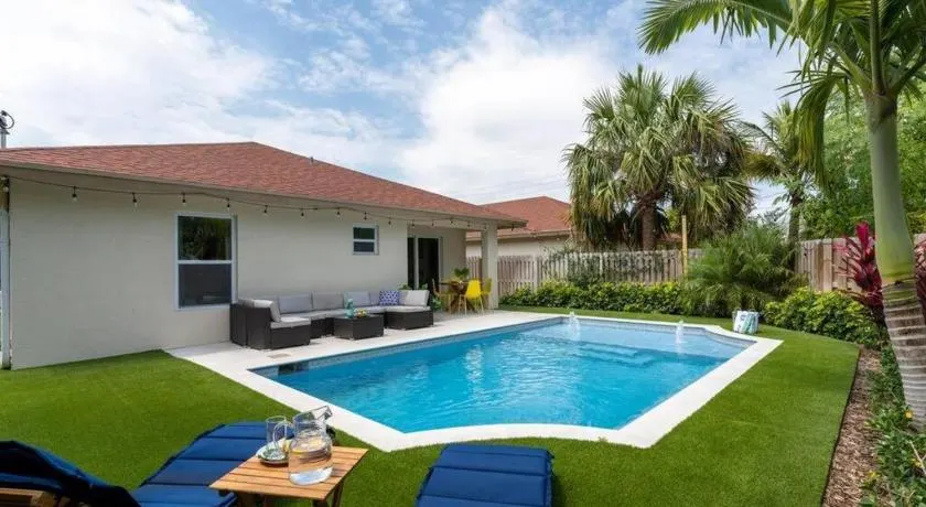 Modern Comfortable Stay!Sleeps 8! - Image 1