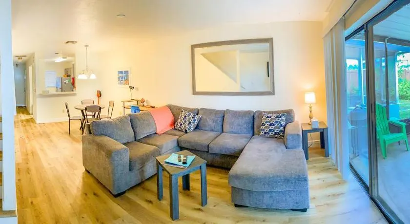 Spacious Townhome Ocala, Central Location, Newly Renovated, Pets Welcome - Image 1