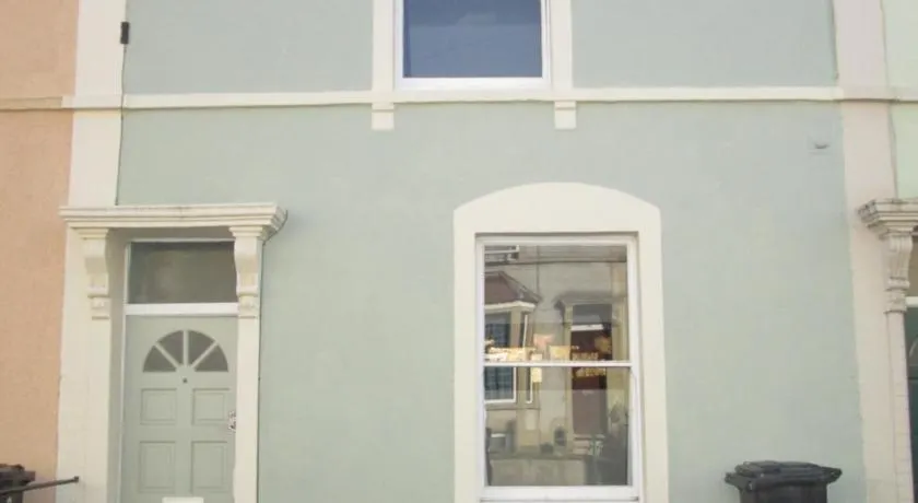 3 Newton Street - Image 1