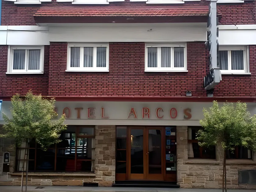 Hotel Arcos - Image 1