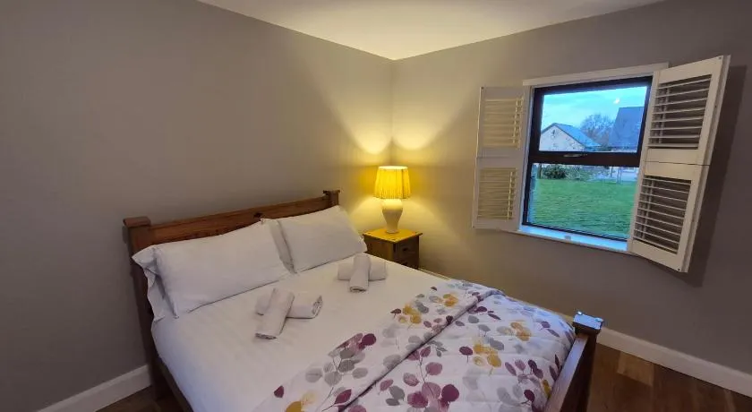 Central Stay-halfway between Killarney and Tralee - Image 1