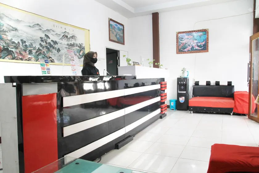 Metro Inn - Image 1