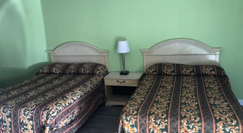 Flamingo Beach Inn - Image 1