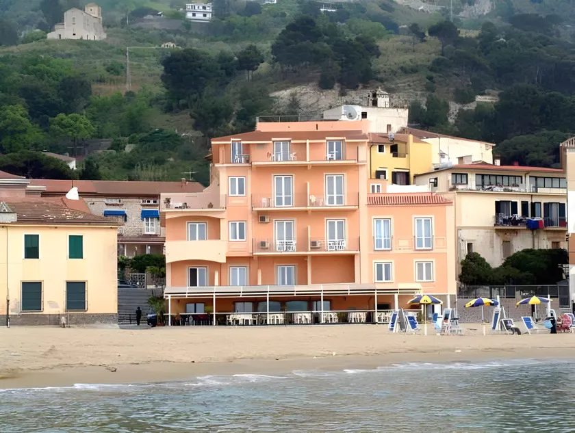 New Hotel Sonia - Image 1