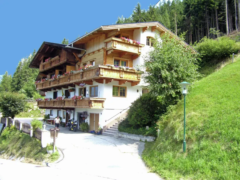Beautiful Apartment in Zell am Ziller with Balcony - Image 1