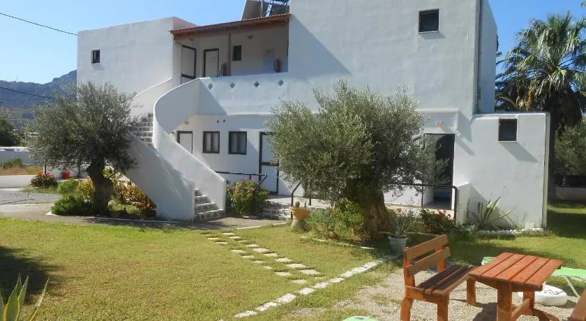 Nikos Apartments & Studios - Image 1