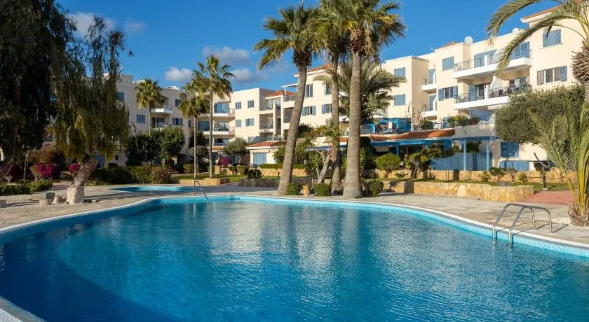 H&O Brinny Breeze Apartment Near Beach - Image 1
