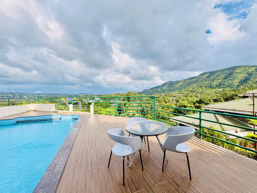 Sunrise Hill Resort - Image 1