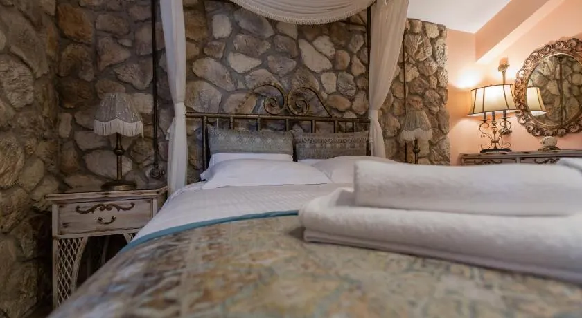 MARIA'S BOUTIQUE Rooms - Image 1