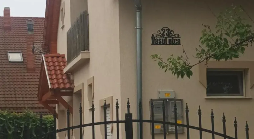 Napsugár apartmanház - Image 1