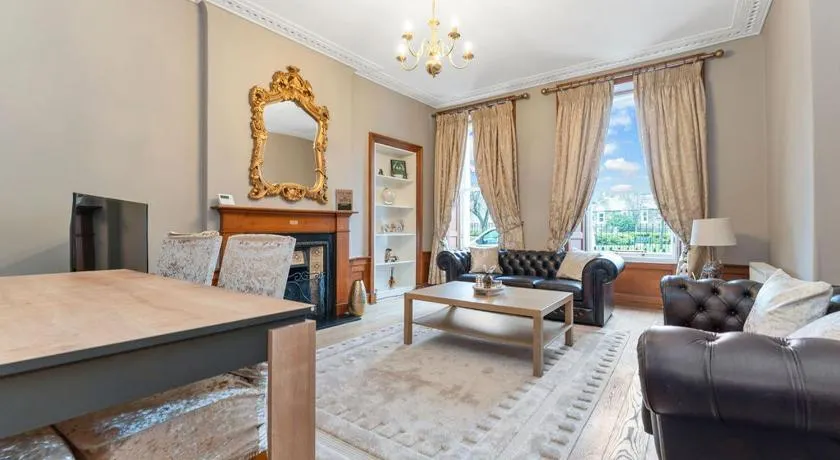 Gardners Crescent - Image 1