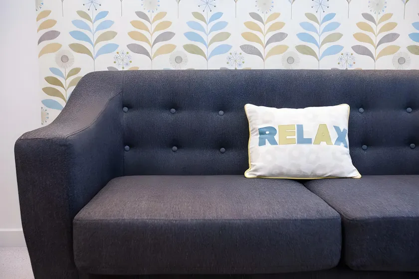 Comfortable Swindon Town Centre Apartments, FREE Parking, sleeps up to 8 - Image 1