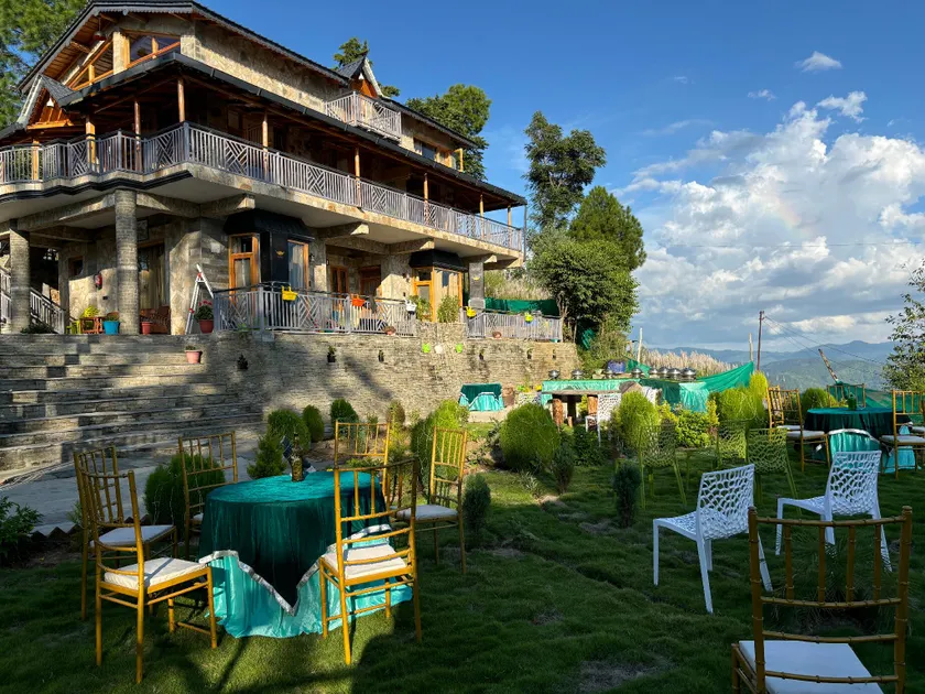 Pine Grey Castle - Image 1