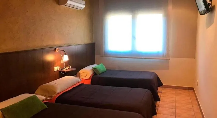 Hotel Habitaciones Compartidas Bagà - Image 1